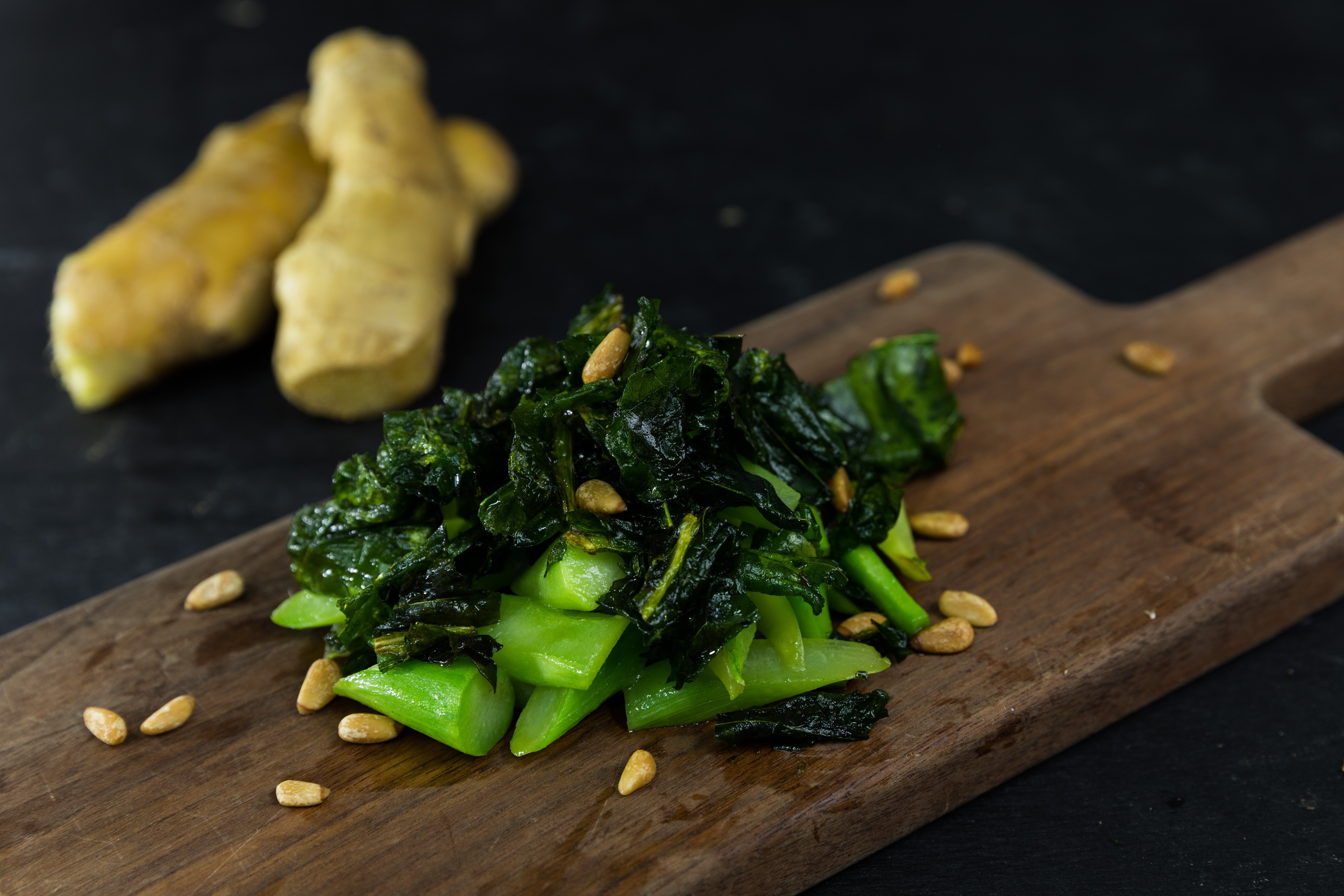 Jouer Catering Crispy Ginger Kale